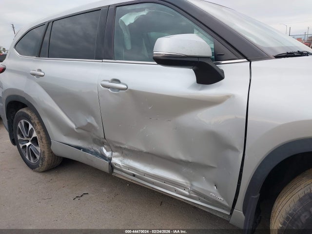 5TDBBRCH3NS550161 Toyota Highlander Hybrid Le