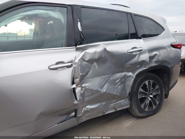 5TDBBRCH3NS550161 Toyota Highlander Hybrid Le
