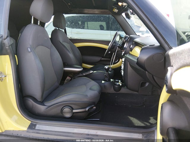 2009 MINI COOPER S WMWMS33529TG88325 Photo 4