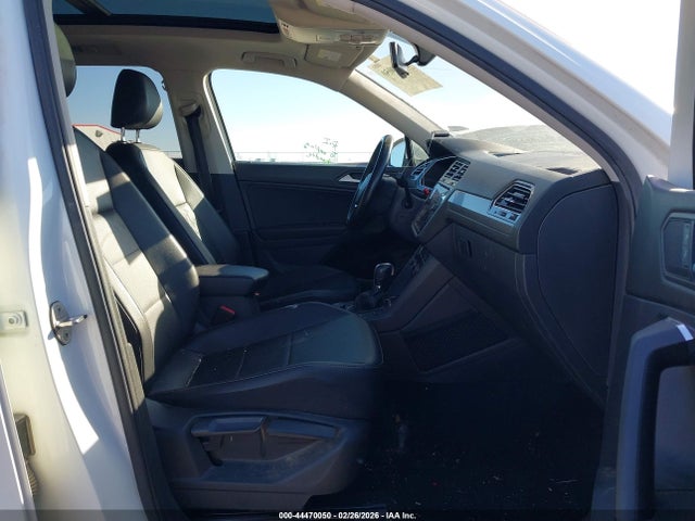 Продажа на аукционе авто 2019 Volkswagen Tiguan 2.0t Se/2.0t Sel/2.0t Sel R-line/2.0t Sel R-line Black, vin: 3VV2B7AX8KM011899, номер лота: 44470050