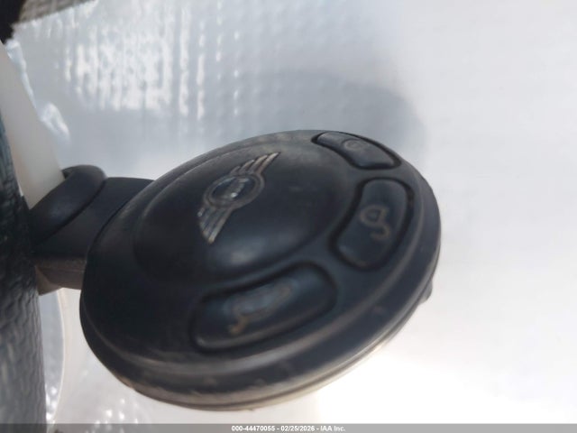 2008 MINI COOPER S CLUBMAN WMWMM33538TP71154 Photo 10