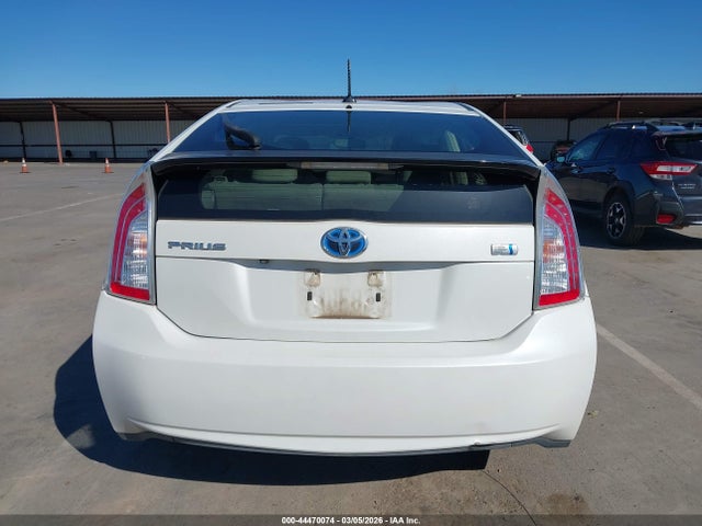 Toyota Prius Three 2015 JTDKN3DU1F0404829 Image 16