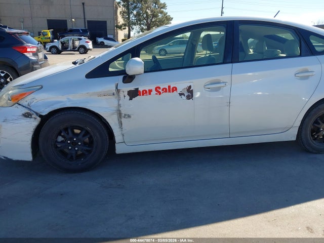 Toyota Prius Three 2015 JTDKN3DU1F0404829 Image 6