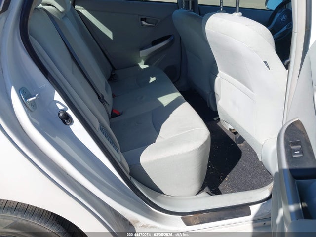 Toyota Prius Three 2015 JTDKN3DU1F0404829 Image 8