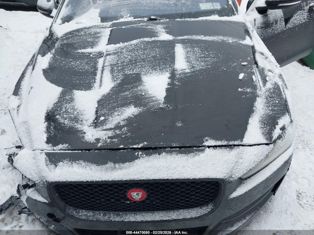 2017 JAGUAR XE SAJAL4BV2HA971584 Photo 9
