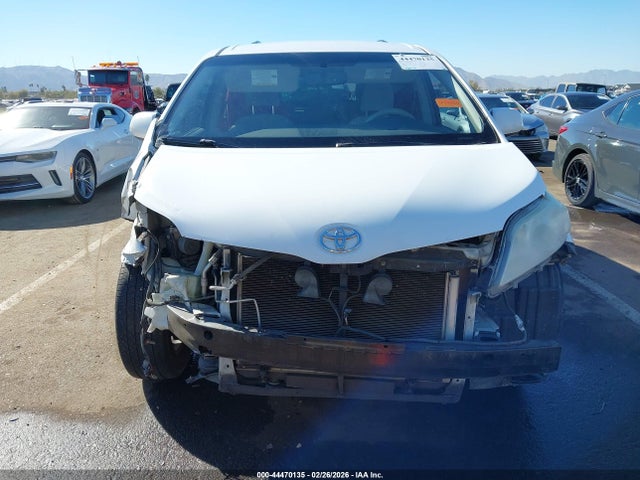 5TDKK3DC8ES519827 Toyota Sienna Le V6 8 Passenger