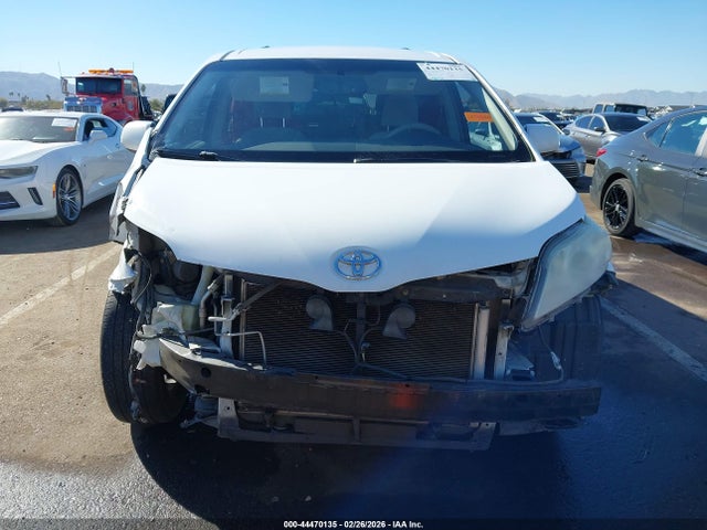 5TDKK3DC8ES519827 Toyota Sienna Le V6 8 Passenger