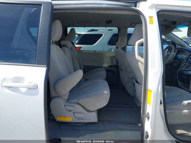 5TDKK3DC8ES519827 Toyota Sienna Le V6 8 Passenger