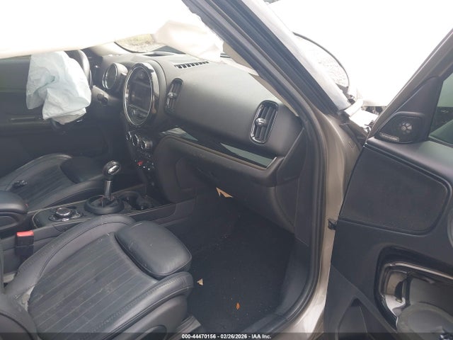 2019 MINI COUNTRYMAN WMZYT3C5XK3E96321 Photo 4