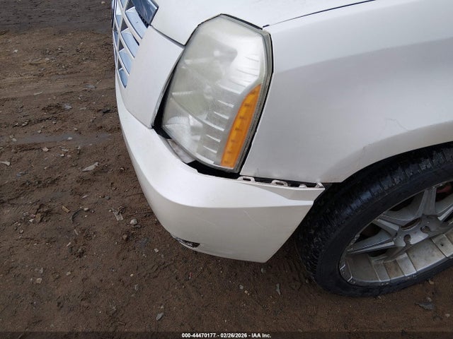 44470177 :رقم المزاد ، 1GYEC638X7R327877 vin ، 2007 Cadillac Escalade Standard مزاد بيع
