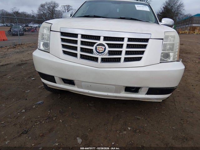 44470177 :رقم المزاد ، 1GYEC638X7R327877 vin ، 2007 Cadillac Escalade Standard مزاد بيع