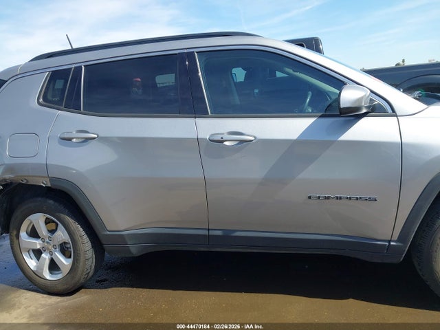 Jeep Compass Latitude 4x4 2018 3C4NJDBB1JT485374 Image 13