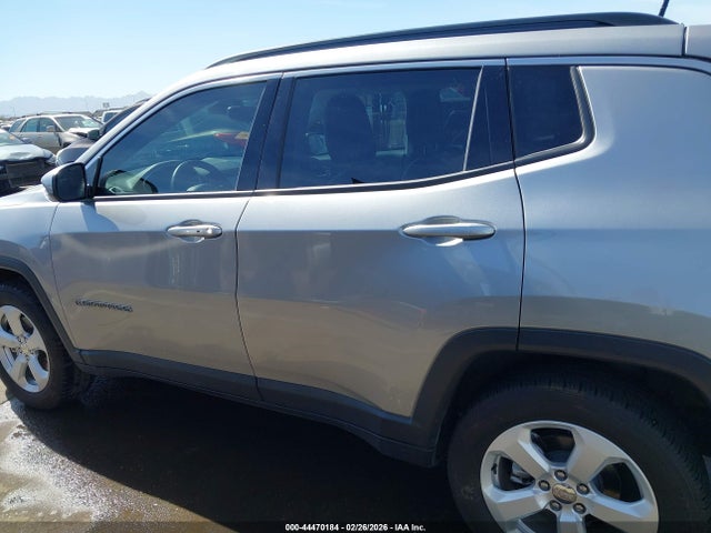 Jeep Compass Latitude 4x4 2018 3C4NJDBB1JT485374 Image 14
