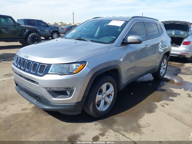 Jeep Compass Latitude 4x4 2018 3C4NJDBB1JT485374 Image 2