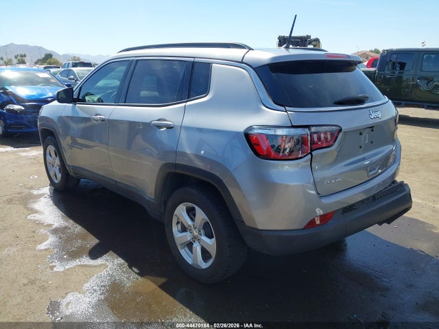 Jeep Compass Latitude 4x4 2018 3C4NJDBB1JT485374 Image 3