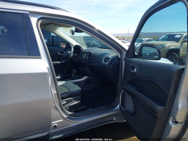 Jeep Compass Latitude 4x4 2018 3C4NJDBB1JT485374 Image 5