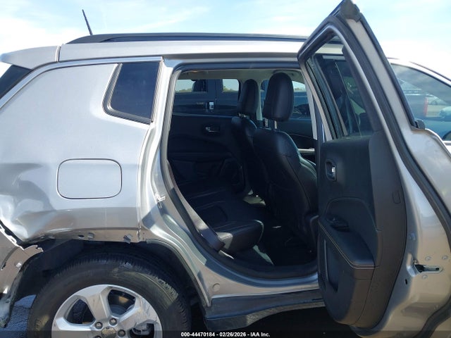 Jeep Compass Latitude 4x4 2018 3C4NJDBB1JT485374 Image 8