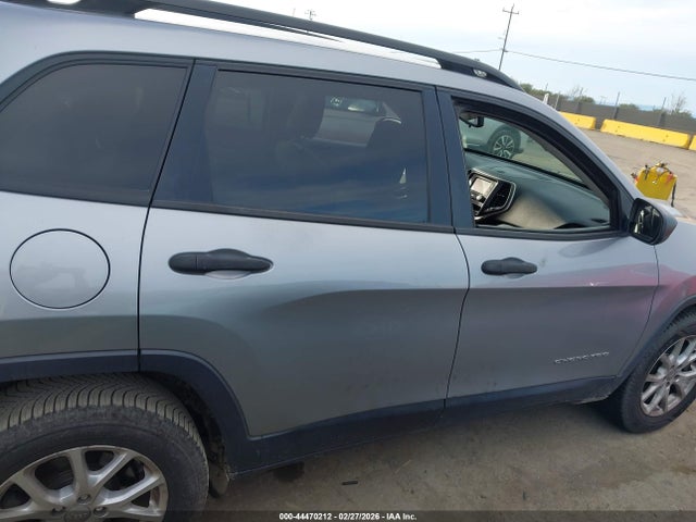 1C4PJMAB9GW164549 Jeep Cherokee Sport