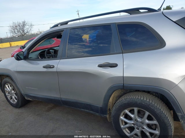 1C4PJMAB9GW164549 Jeep Cherokee Sport
