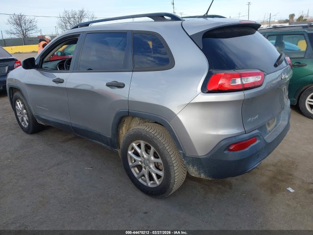 1C4PJMAB9GW164549 Jeep Cherokee Sport