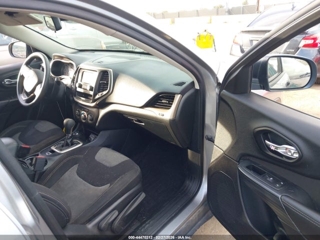 1C4PJMAB9GW164549 Jeep Cherokee Sport