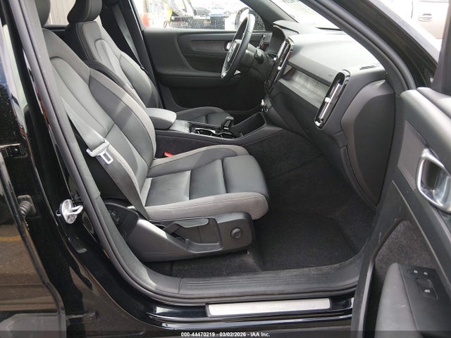 2023 VOLVO XC40 RECHARGE PURE ELECTRIC YV4ED3UK4P2979881 Photo 4