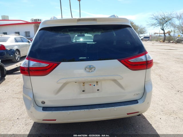 5TDYK3DC5FS529341 Toyota Sienna Xle 8 Passenger