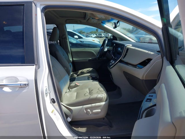 5TDYK3DC5FS529341 Toyota Sienna Xle 8 Passenger