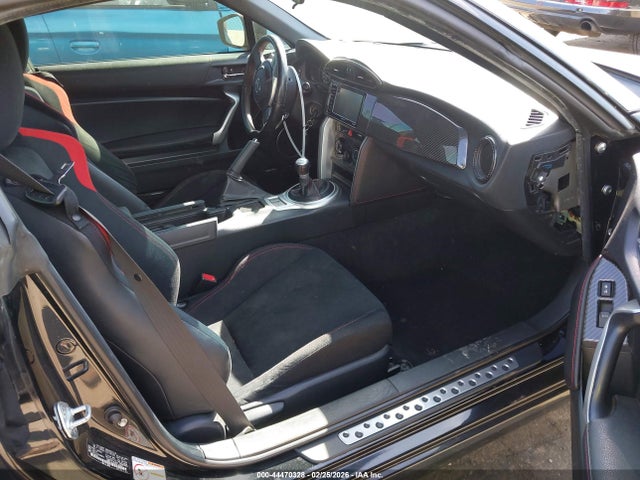 JF1ZNAA11G8704599 Scion FR-S