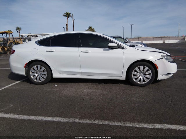 Продаж на аукціоні авто 2015 Chrysler 200 Lx, vin: 1C3CCCFB8FN664044, номер лоту: 44470393