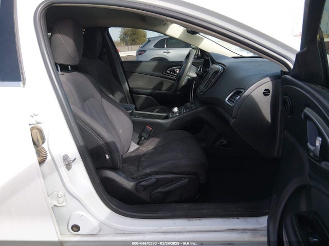 Продаж на аукціоні авто 2015 Chrysler 200 Lx, vin: 1C3CCCFB8FN664044, номер лоту: 44470393