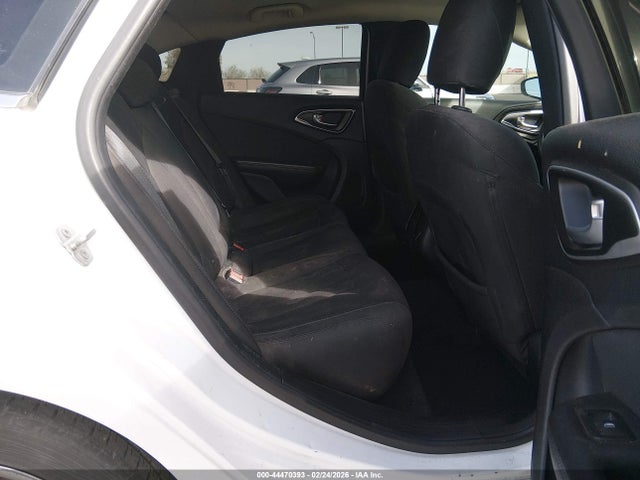 Продаж на аукціоні авто 2015 Chrysler 200 Lx, vin: 1C3CCCFB8FN664044, номер лоту: 44470393