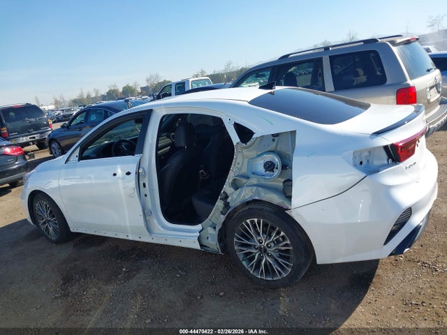 3KPF54AD0NE426743 KIA Forte Gt-line