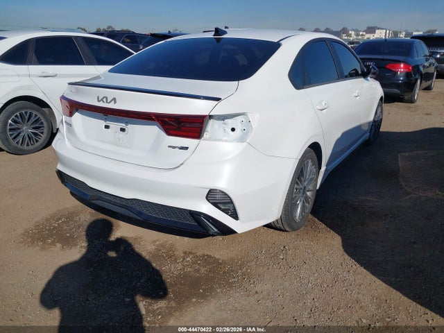 3KPF54AD0NE426743 KIA Forte Gt-line
