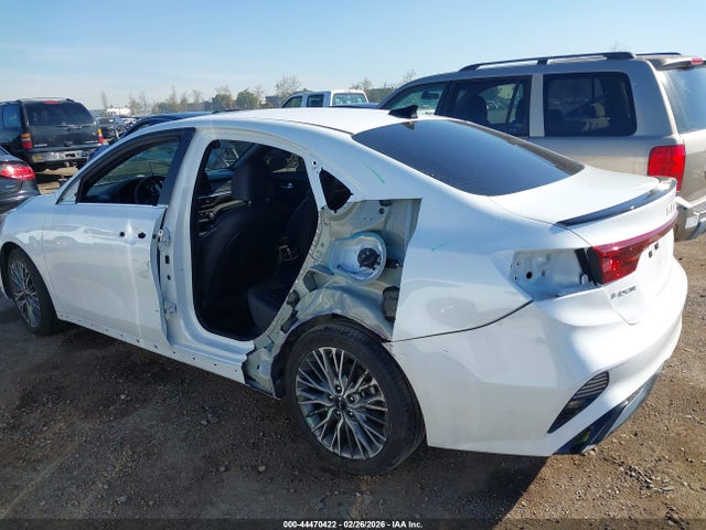 3KPF54AD0NE426743 KIA Forte Gt-line
