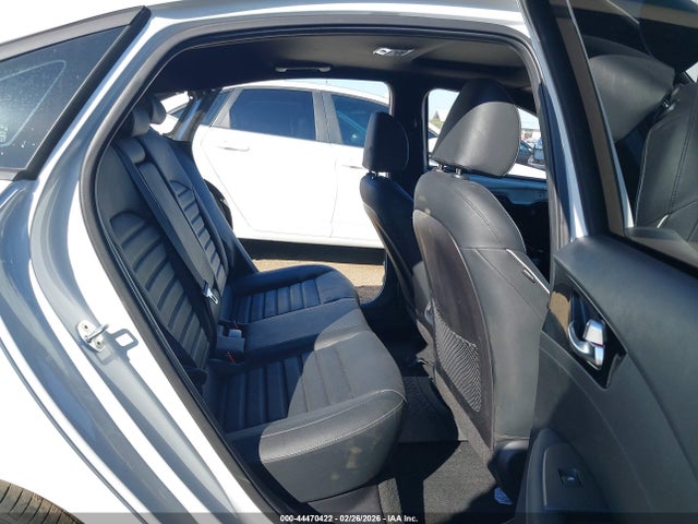 3KPF54AD0NE426743 KIA Forte Gt-line