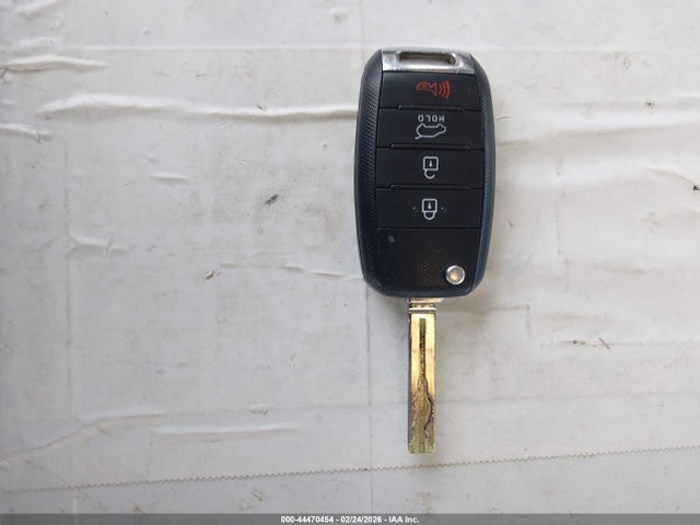 5XYKTCA6XEG538761 KIA SORENTO LX