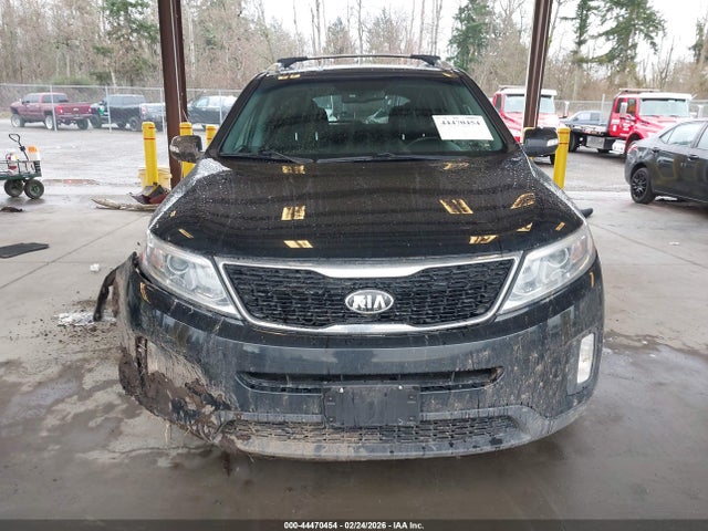 5XYKTCA6XEG538761 KIA SORENTO LX