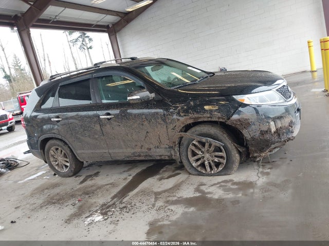 5XYKTCA6XEG538761 KIA SORENTO LX