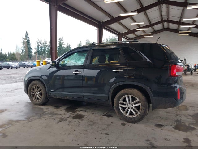 5XYKTCA6XEG538761 KIA SORENTO LX