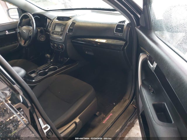 5XYKTCA6XEG538761 KIA SORENTO LX