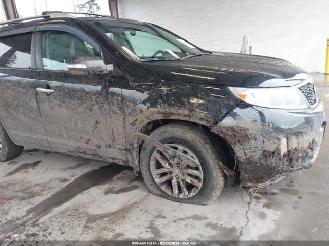 5XYKTCA6XEG538761 KIA SORENTO LX