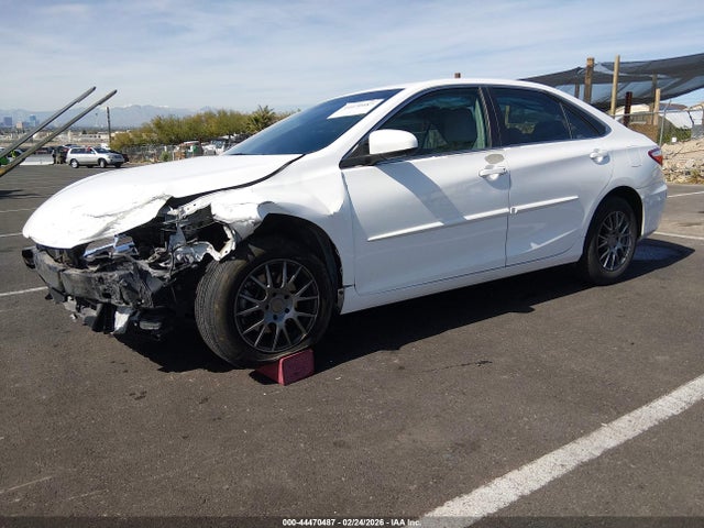 Toyota CAMRY LE 2015 4T4BF1FK3FR501702 Image 2