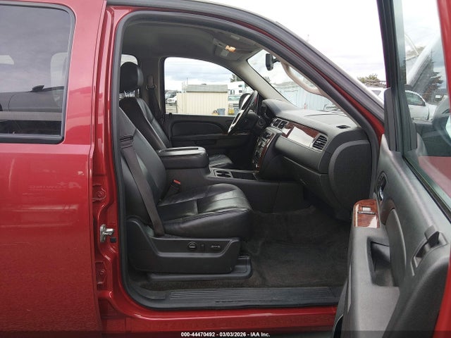1GNSKJE7XER158354 Chevrolet Suburban 1500 Lt