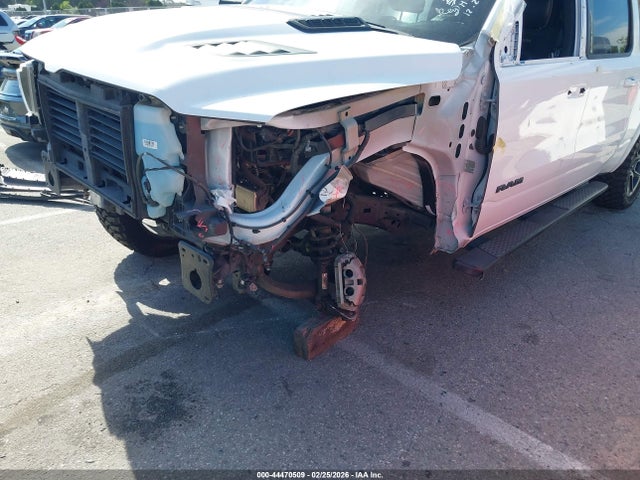 1C6RREJT2LN121713 RAM 1500 Laramie 4x2 5&#039;7 Box