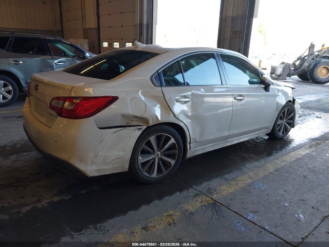2018 SUBARU LEGACY 4S3BNAN6XJ3033343 Photo 3