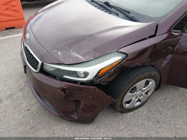 3KPFK4A7XJE281885 KIA FORTE LX