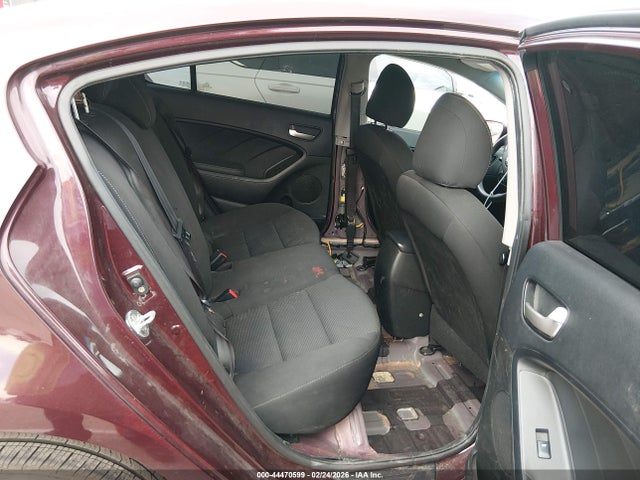 3KPFK4A7XJE281885 KIA FORTE LX