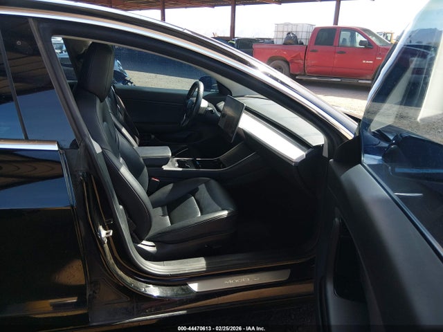 2019 TESLA MODEL 3 5YJ3E1EA5KF394766 Photo 4
