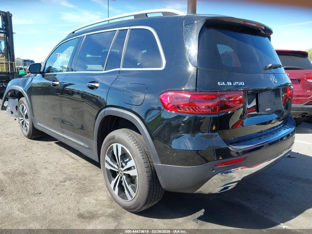 W1N4M4GB0SW407412 Mercedes-Benz GLB 250